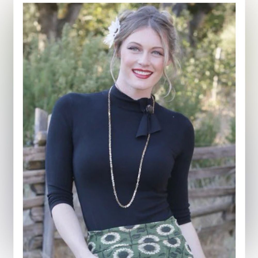 Effie's Heart Black Top
